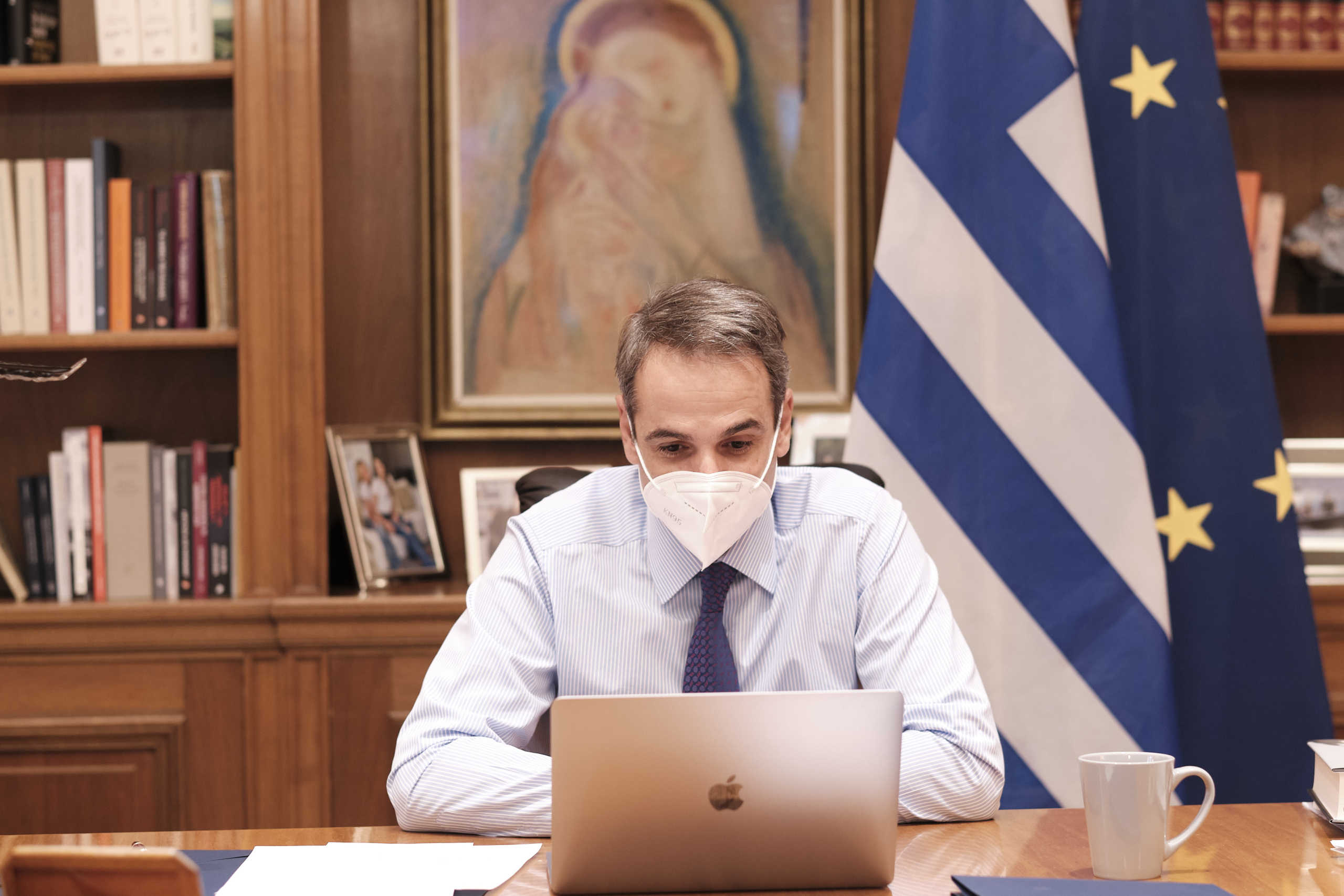 Kyriakos Mitsotakis: The family photo he uploaded for New Year’s Day