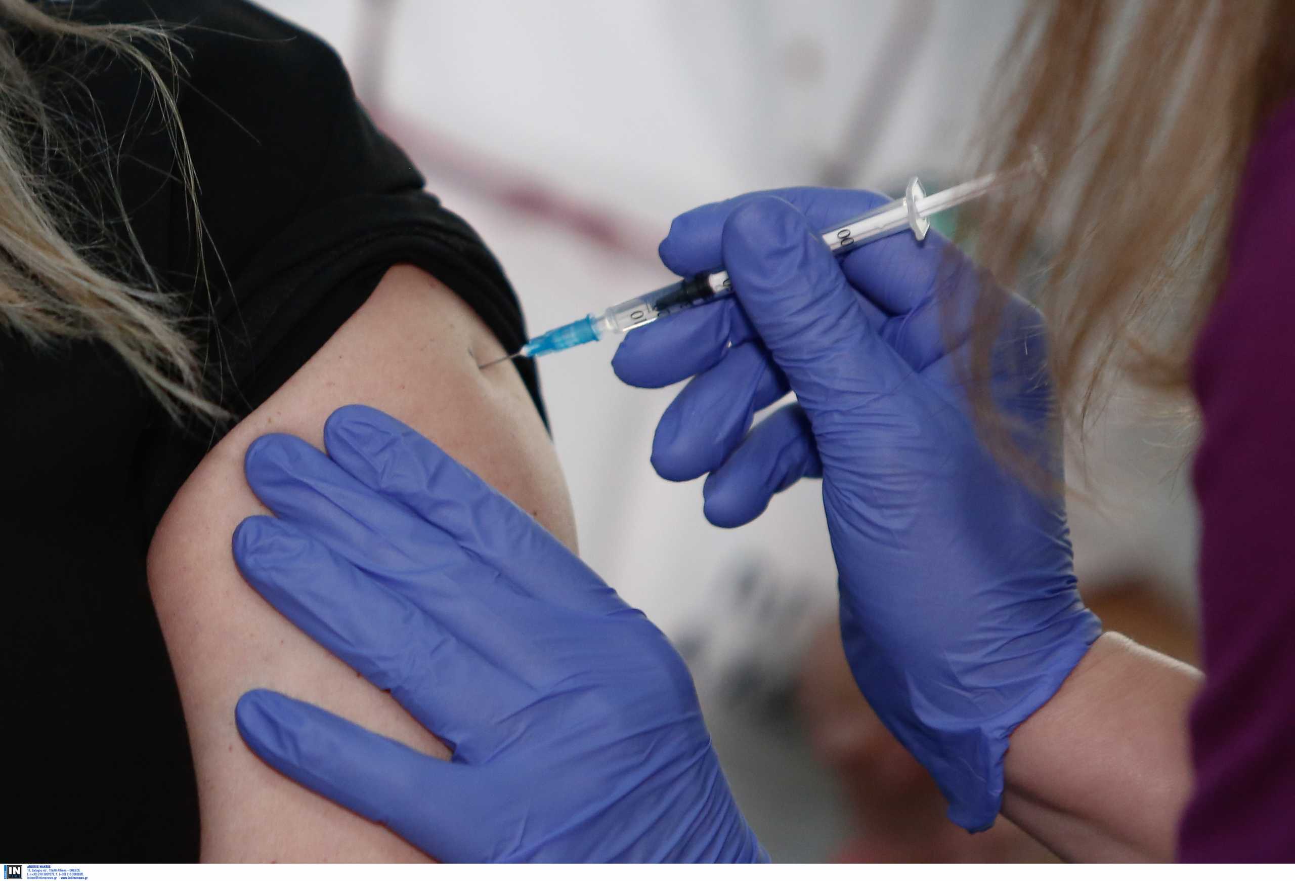 Mandatory vaccinations for professional groups to be announced in Greece