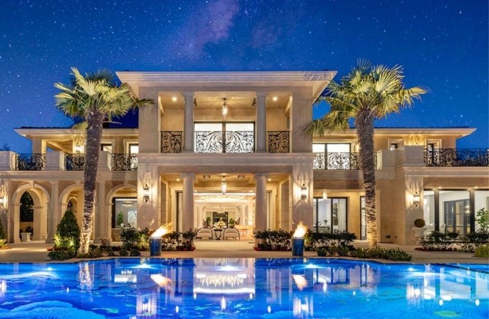 The “King of Bling” sells his house!