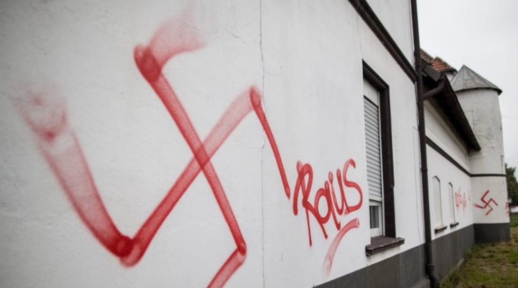 Germany: Nazi symbols and racist slogan in a restaurant that was set on fire