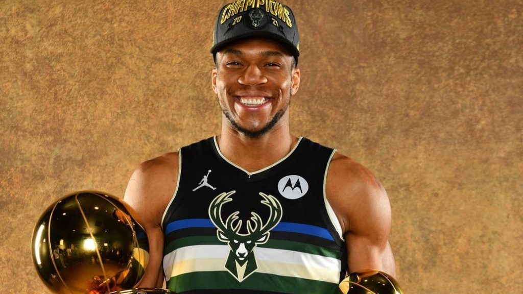 Giannis Antetokounbo: The new “King” of basketball is Greek and very rich