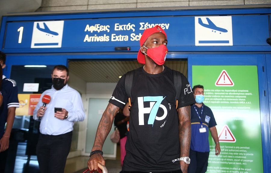 Oniekourou arrived in Athens for Olympiakos!
