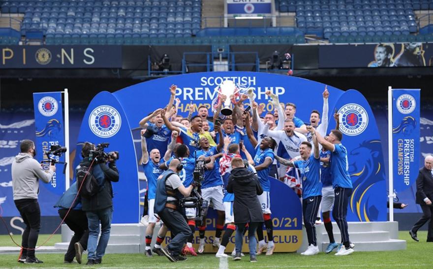 Rangers expel fans for chanting racist slogan for Celtic player