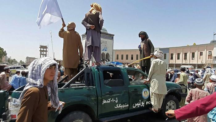 Europeans, Americans leave Afghanistan – Taliban promise the peaceful transition